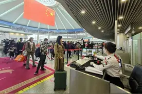 多座机场宣布安检升级！“建议提前2-3小时到”图片