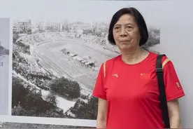 重庆体育文物动起来|保持中国女子短跑100米纪录21年，贺祖芬回渝捐赠珍贵藏品图片