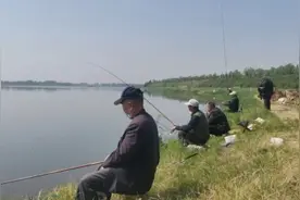 走进青山绿水 真情关爱同享——山东省地矿局二四八大队举办退休职工钓鱼比赛图片