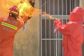 威海消防送来防蜂指南，请查收！图片