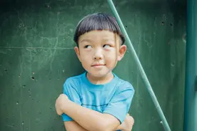 政已阅丨“熊孩子”频频出没，背后只是无奈或无能的争议？图片