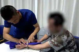 手铐“失灵”，110求助119视频封面