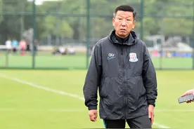 康熙来了！  崔康熙出任山东泰山主教练图片