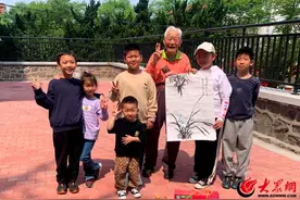 市南区金门路街道三明路社区：相约初夏，5月志愿服务温暖来袭图片