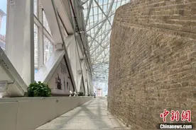 广西一陈列馆个性十足 76米古城墙成超大号“镇馆之宝”图片