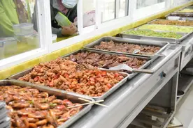 菜品丰富、好吃不贵！松江这家开了11年的社区食堂，你来过吗？图片