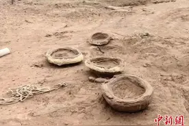 内蒙古鄂尔多斯新发现恐龙足迹化石点1处图片