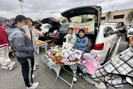 打开的后备箱，原来有他们的爱与梦图片