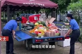 广东城管给违规经营摊主安排摊位：妻子因尿毒症去世，他也是食道癌图片
