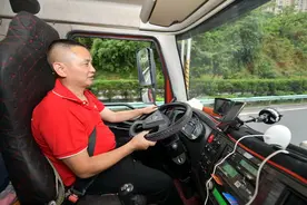 “最大的难处是找货”：近八成货车司机月入不过万图片