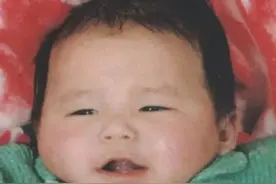 她看着杭州南站这片空地，突然哭了出来……美国女孩万里飞杭州寻亲，发现重要线索！图片