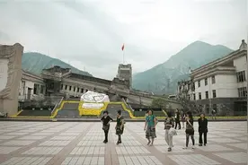 15年前在汶川的一对广东新婚夫妇图片