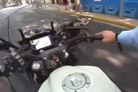 赶考途中电动车“趴窝”，长宁民警10分钟送达考点图片