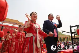 青海西宁：婚事简办 喜事新办 新青年引领新风尚图片