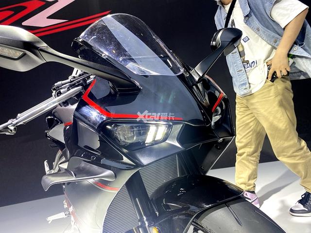 四缸神车450RR和硬核ADV 900X全来了 价格十分有诚意