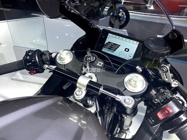 四缸神车450RR和硬核ADV 900X全来了 价格十分有诚意