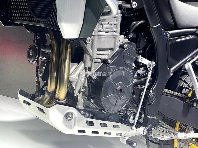 四缸神车450RR和硬核ADV 900X全来了 价格十分有诚意