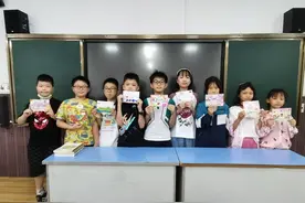 家长会上，孩子的一封家书让妈妈看哭了图片