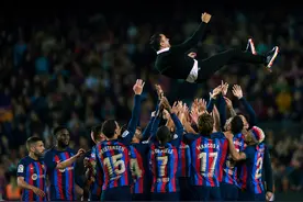 （体育）足球——西甲：巴萨主场庆祝夺冠图片