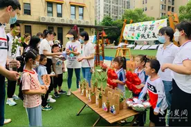 盛世红苗幼儿园将爱心“打包”图片