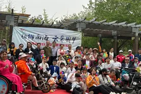 在全国助残日，为残障人士举办婚礼图片