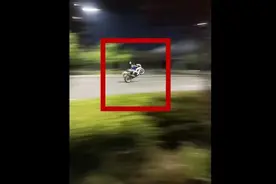 “翘头”“炸街”……群众举报，交警出手！图片