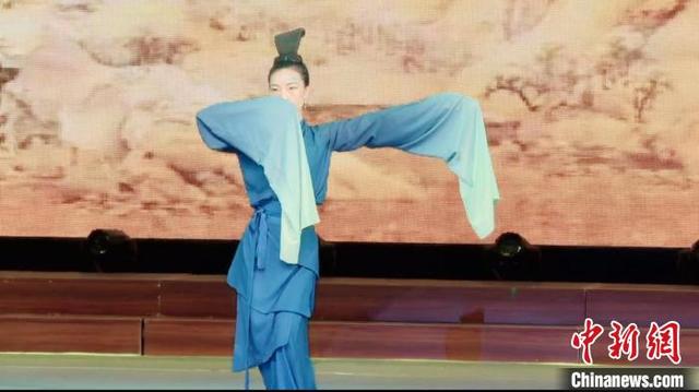 内蒙古小镇姑娘张冬雪的十年创业路：逐梦青春 不负韶华