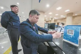 满意不满意可以扫码评价，还能说道说道 湖北交警全国首创“执法评道”图片