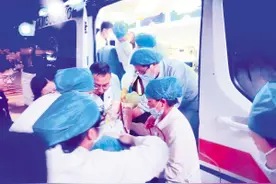 白肺女孩重生记——记云南省首例移动ECMO远距离转运救治危重患儿图片