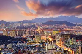 韩媒：排名前1%韩国富豪平均70岁退休，比整体平均退休年龄晚2.5岁图片