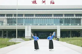 视频 | 街头艺术表演：舞动“制造名城”  共建“幸福株洲”图片