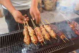 乌鲁木齐米东区：一“摊”烟火气，“摆”出幸福感图片