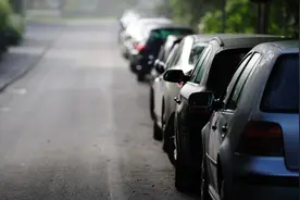 南宁：即日起取消非机动车停放收费，机动车可免费停放30分钟图片