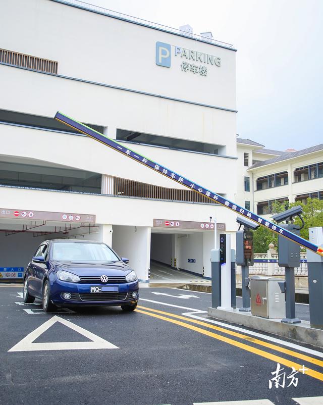横琴首个识别三地车牌停车场投用，新增159个车位