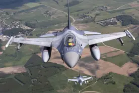 已为乌克兰培训F-16飞行员？波兰防长否认图片