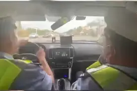果然视频|老人受伤骨折，高速交警咆哮式开道救援图片