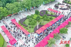 湖南工程学院举行2023届毕业生离校前大型供需见面活动图片