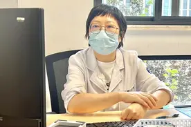 有人嘴巴肿成香肠，有人剖腹5、6次，都是因为这种罕见病！图片