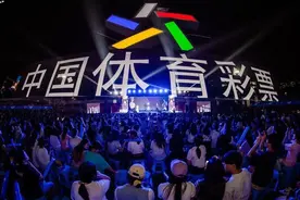 乐小星携校园歌手大赛走进湖北第二师范学院图片