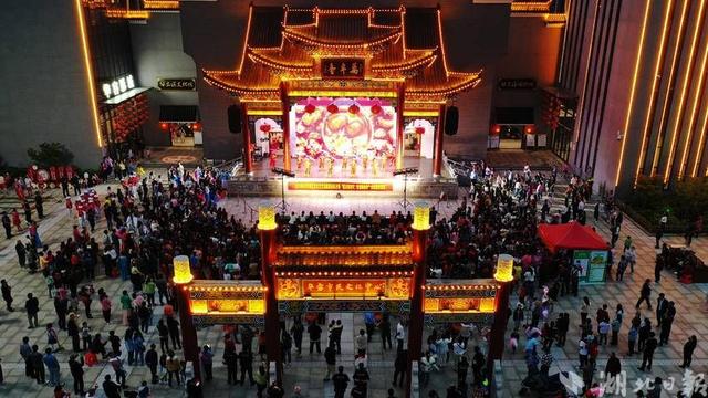 华容区12支舞队同台竞技角逐“舞王”