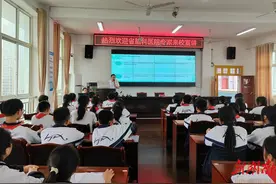 托起明天的太阳  让青春的路无所畏惧图片