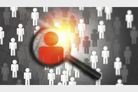 她看着杭州南站这片空地，突然哭了出来……美国女孩万里飞杭州寻亲，发现重要线索！图片