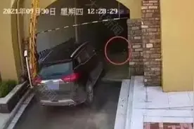 清洁工躺车库午睡被碾身亡，司机被判无罪后，申请国家赔偿66万！图片