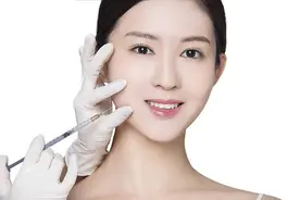 注射“婴儿水光”皮肤没变嫩反倒长丘疹！专家提醒注射类医美应谨慎选择图片
