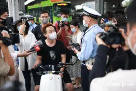 现场直击！广州交警重点整治电动自行车，多人因交通违法被查图片