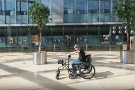 医学奇迹？瘫痪12年男子脑部植入芯片后，竟可以爬楼梯了！图片