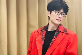 歌手许嵩被曝“睡粉选妃”？经纪公司否认：正在取证追责！图片