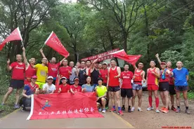 逢赛必参加4年跑上万公里，六旬跑友:我不是跑步的料图片