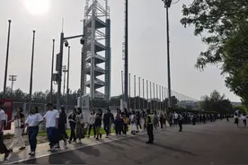 五月天演唱会今晚鸟巢开唱，记者探访现场——图片