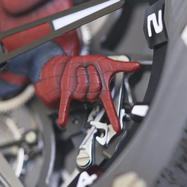 4300�򣬰�������������ȴ��һ�α�Ⱥ��